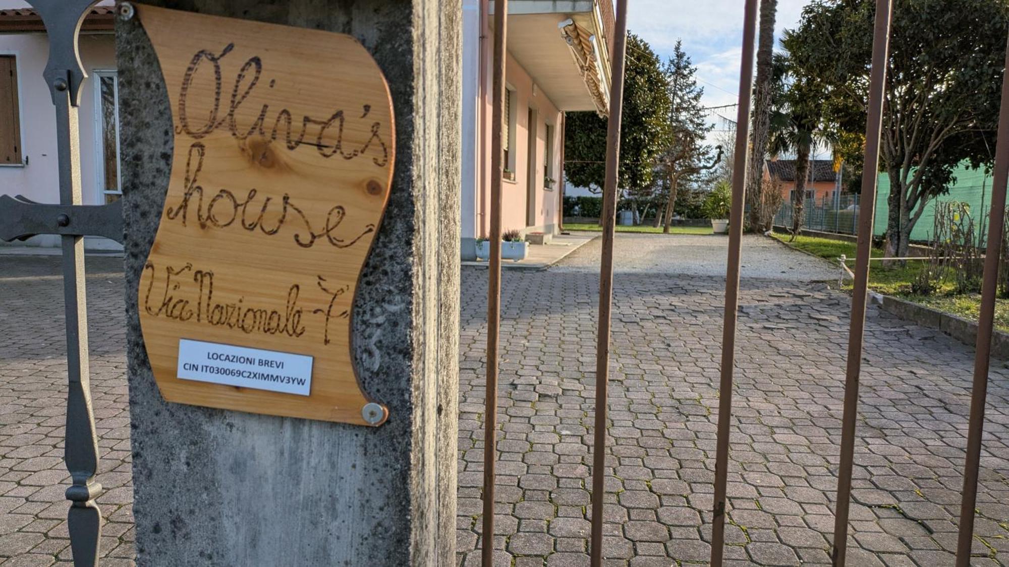 Oliva'S House Appartamento Con Giardino パラッツォーロ・デッロ・ステッラ エクステリア 写真